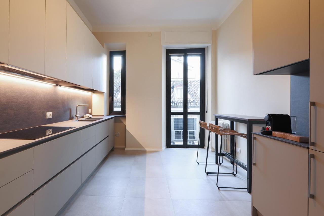Luxury San Babila Apartment Milano Esterno foto