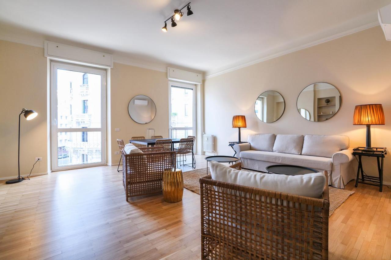 Luxury San Babila Apartment Milano Esterno foto